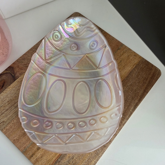 Beautiful Iridescent Glass Easter Egg Plate - Picture 2 of 4